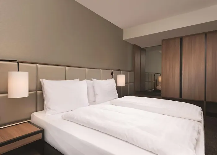 Adina Frankfurt Aparthotel 4*