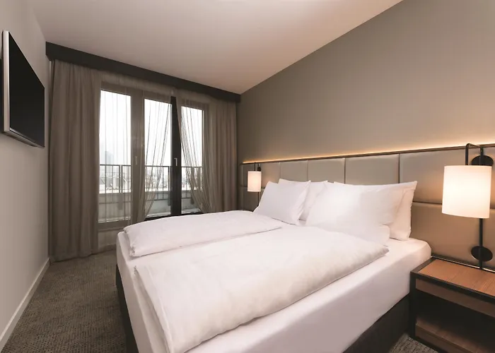 Aparthotel Adina Frankfurt 4*