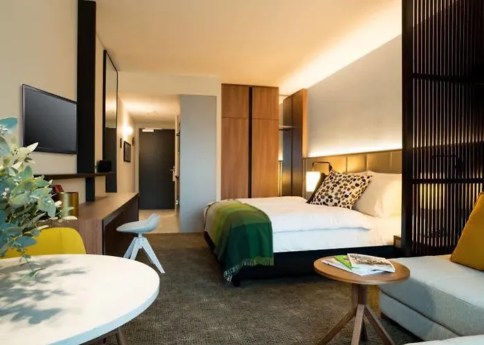 Adina Frankfurt Westend Apart Otel 4*