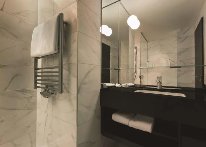 Adina Frankfurt Westend Apart Otel